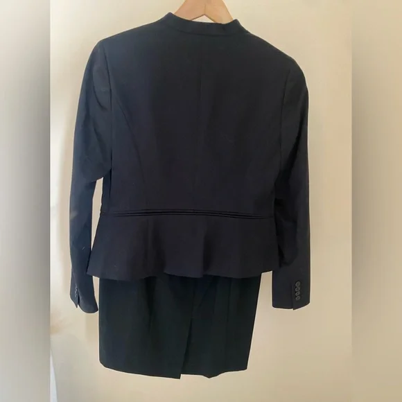 Ann Taylor NWT SKIRT SUIT SET - Sleek Black Blazer & Skirt - Picture 3 of 10